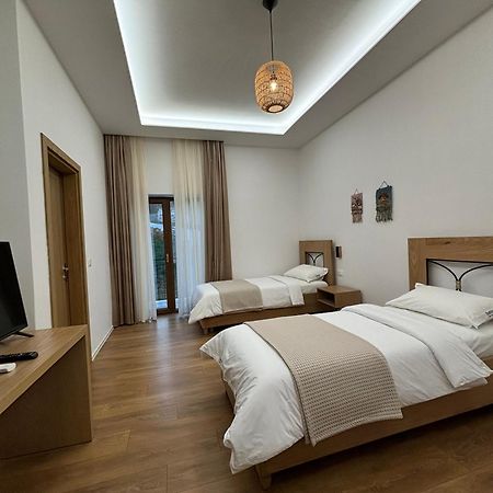 Hotel Gle-Alb Agrotourism Tepelene Esterno foto