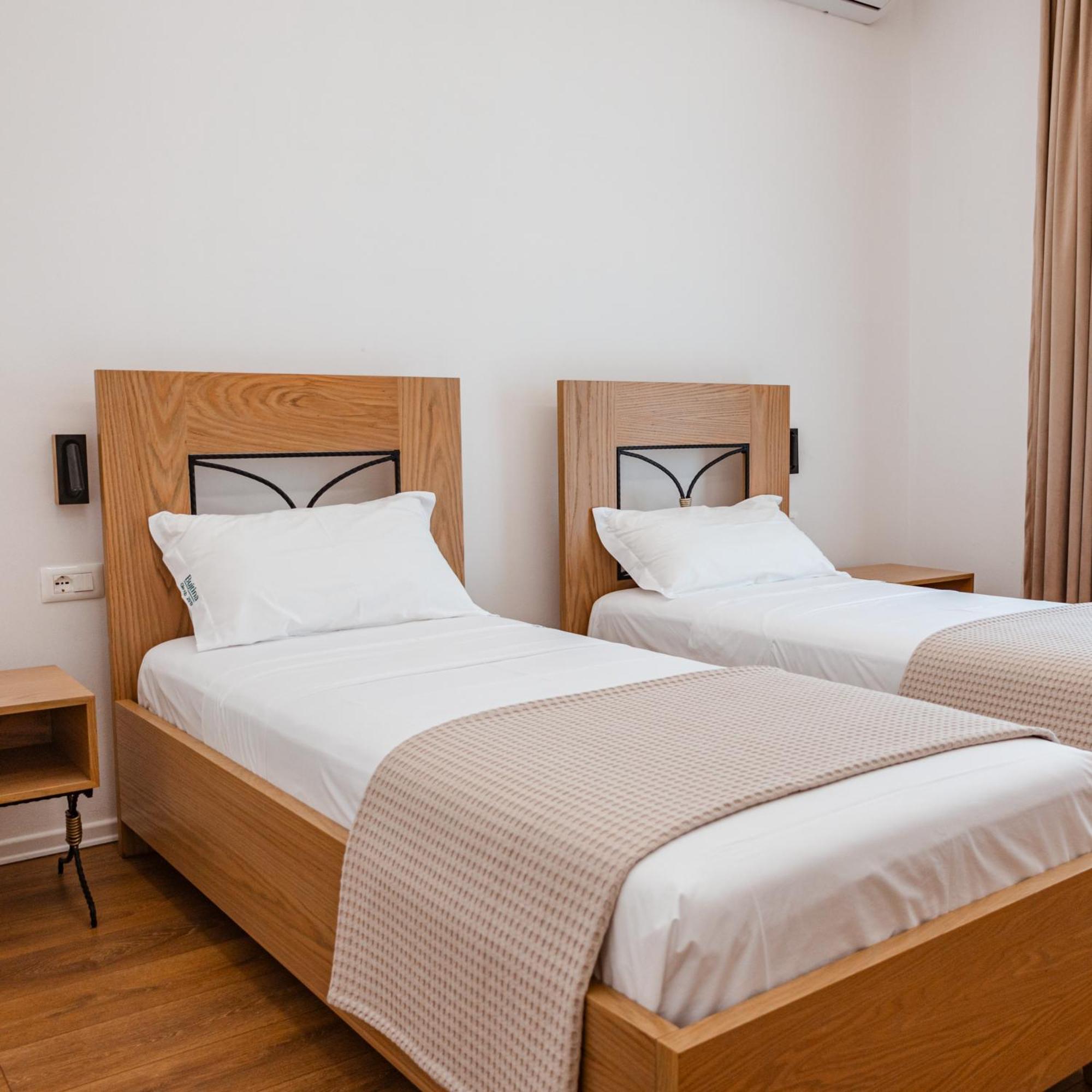 Hotel Gle-Alb Agrotourism Tepelene Esterno foto