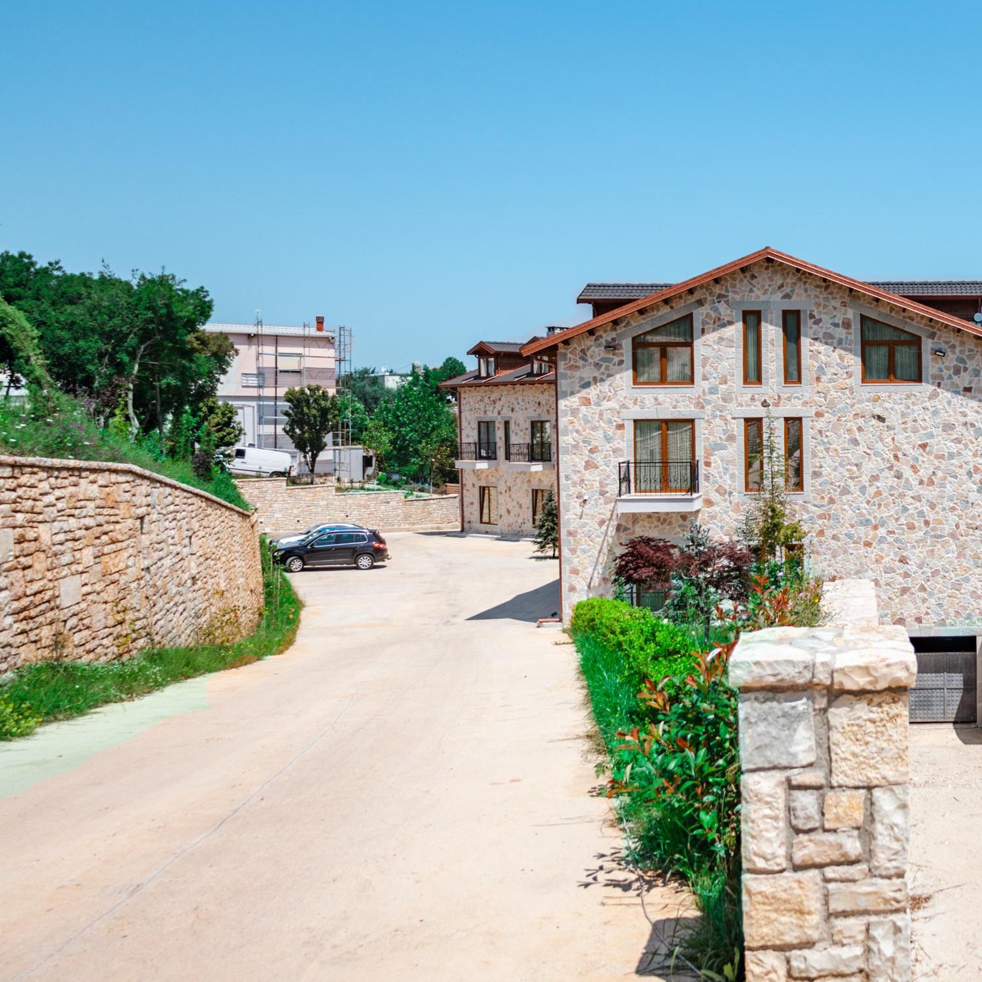 Hotel Gle-Alb Agrotourism Tepelene Esterno foto