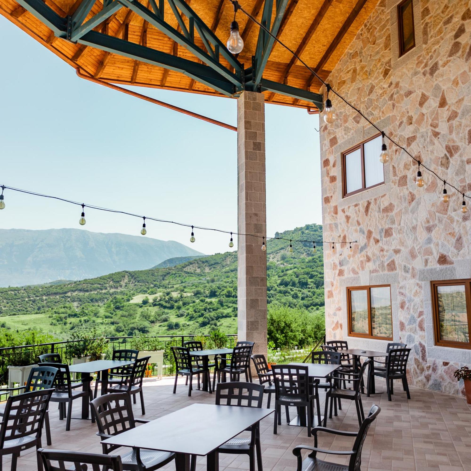 Hotel Gle-Alb Agrotourism Tepelene Esterno foto