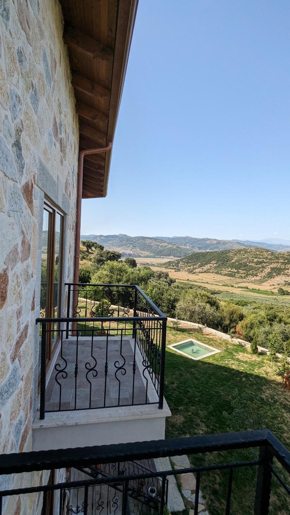Hotel Gle-Alb Agrotourism Tepelene Esterno foto