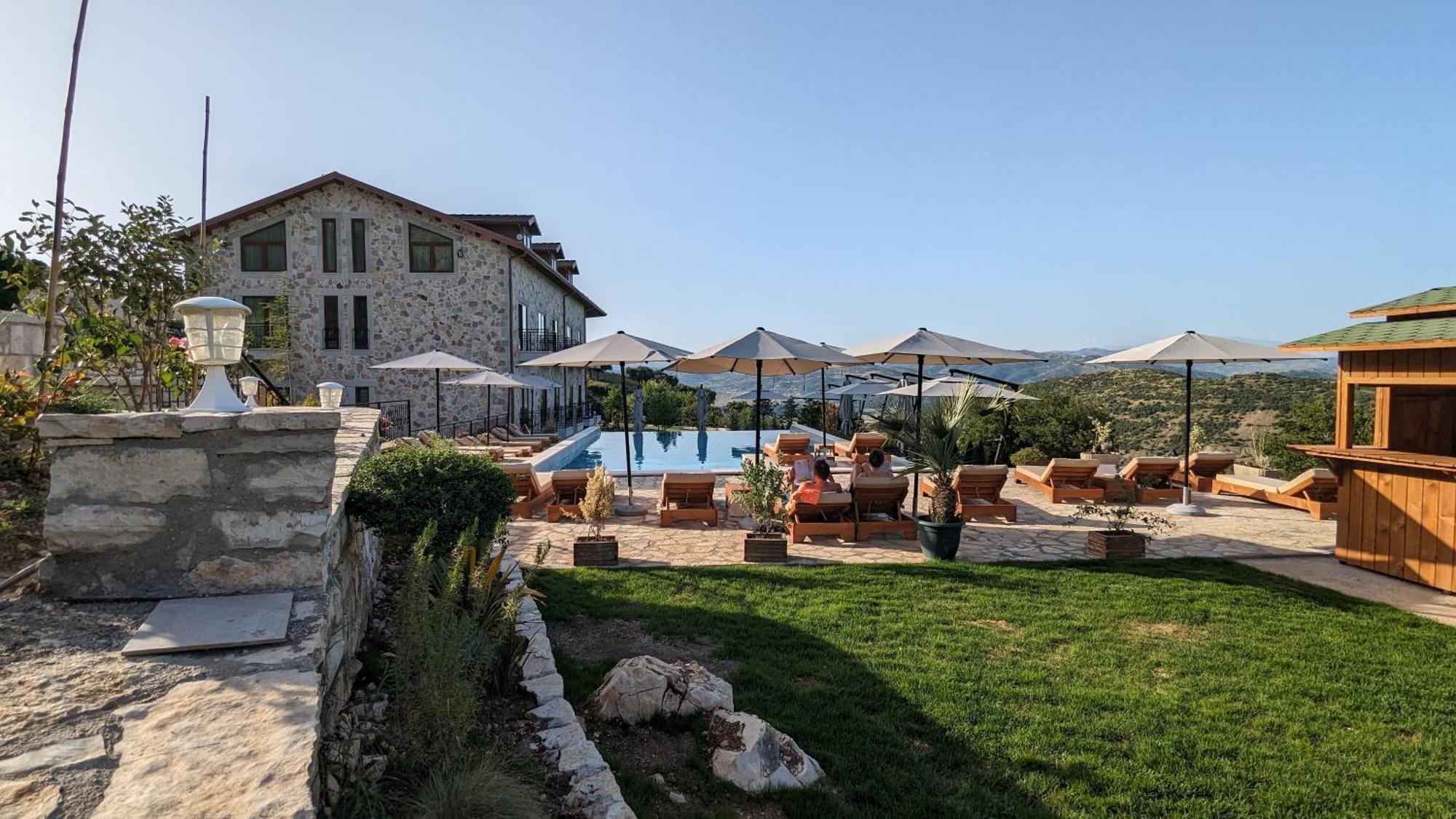 Hotel Gle-Alb Agrotourism Tepelene Esterno foto