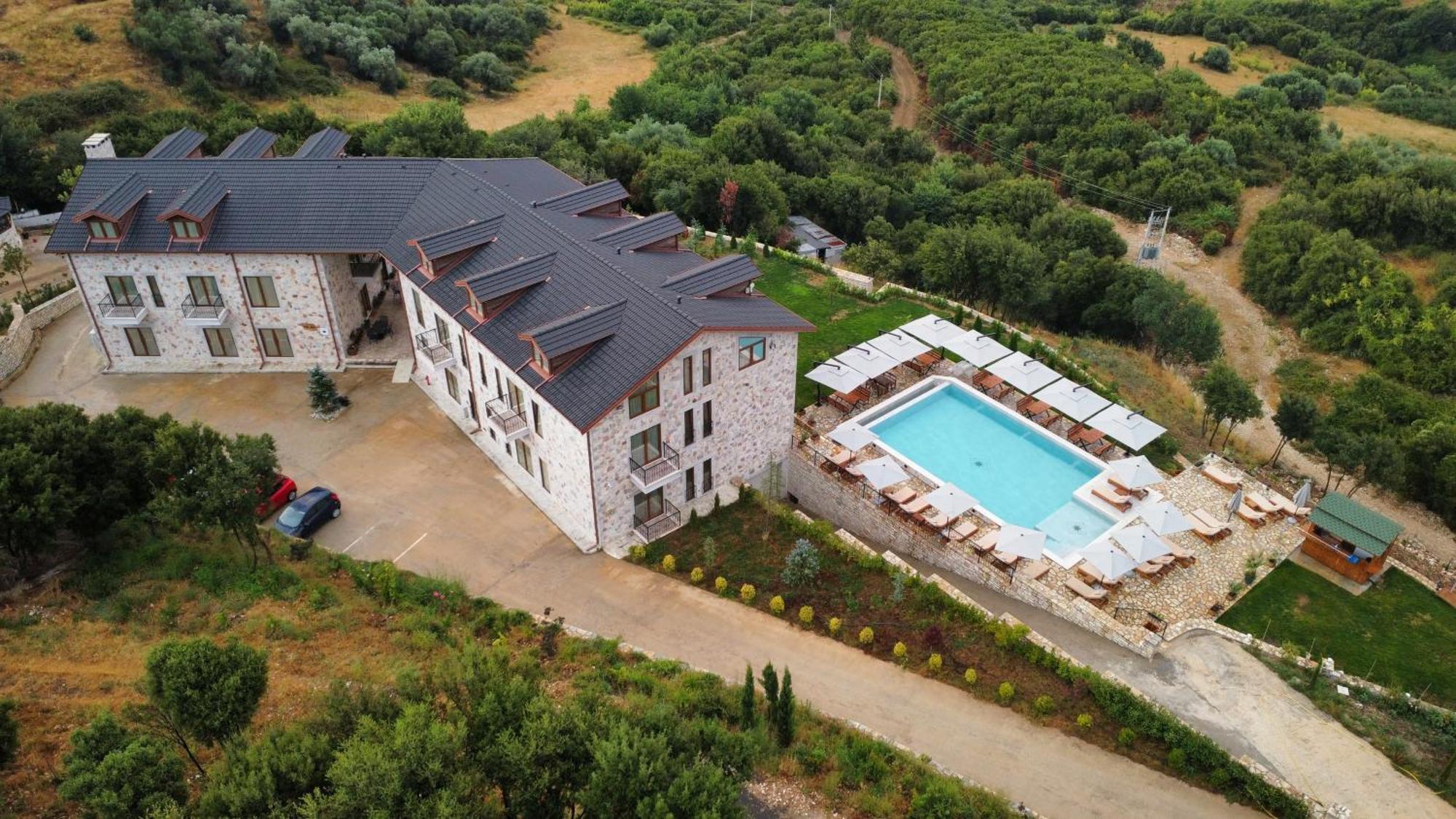 Hotel Gle-Alb Agrotourism Tepelene Esterno foto