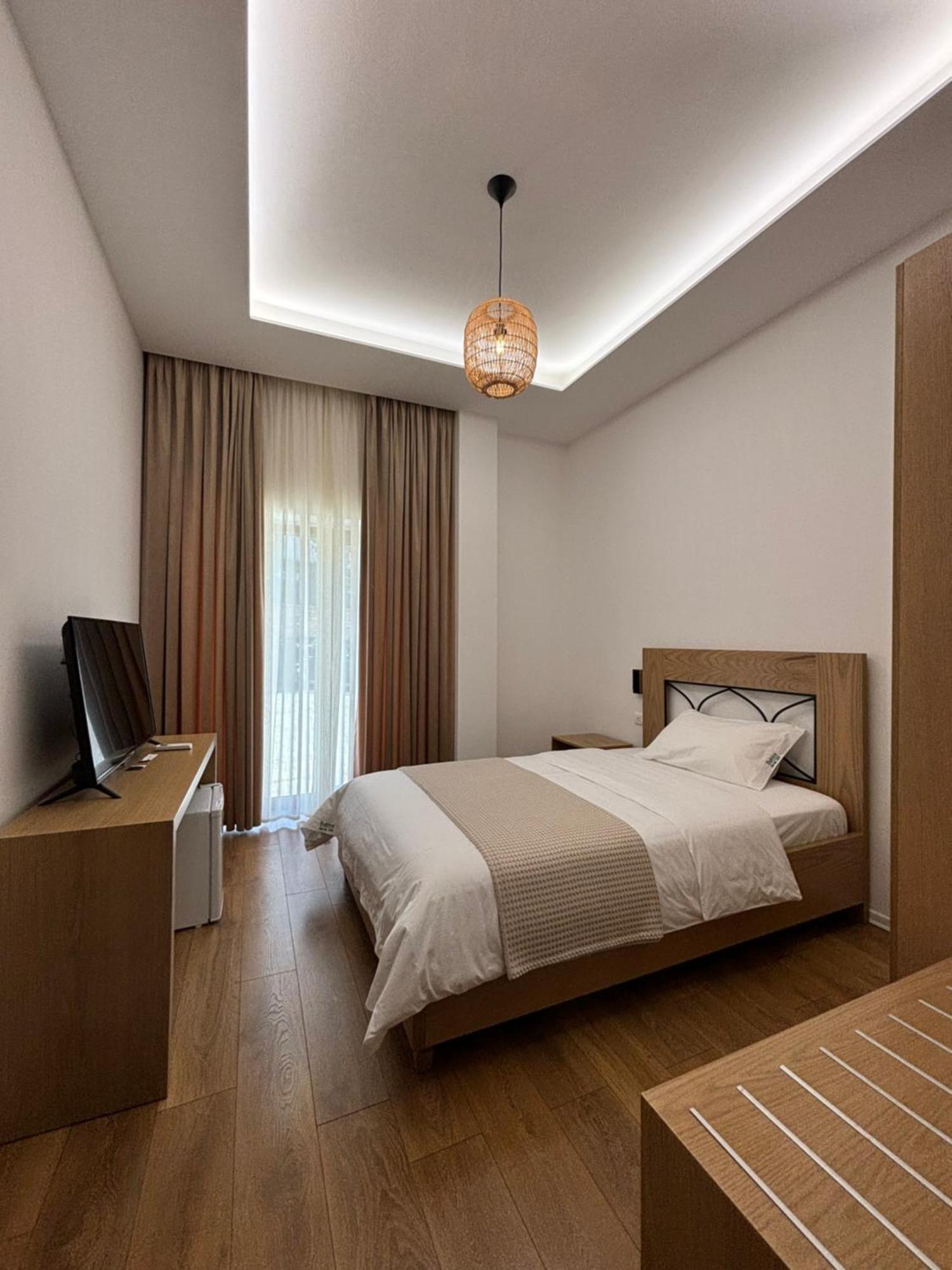 Hotel Gle-Alb Agrotourism Tepelene Esterno foto