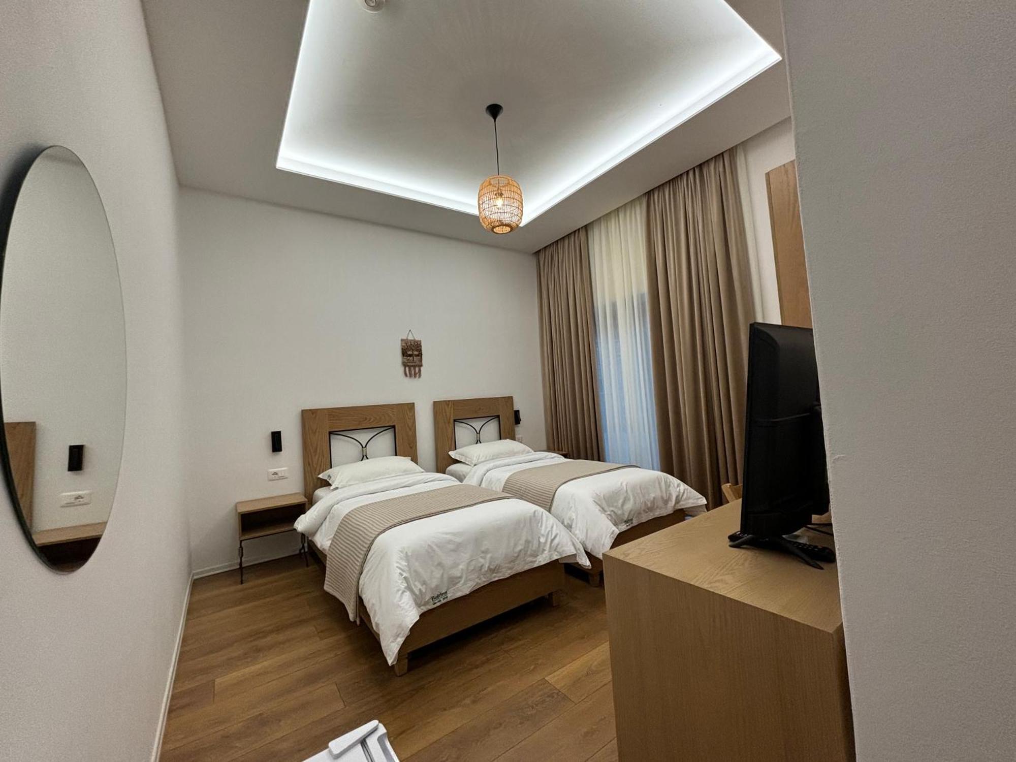 Hotel Gle-Alb Agrotourism Tepelene Esterno foto
