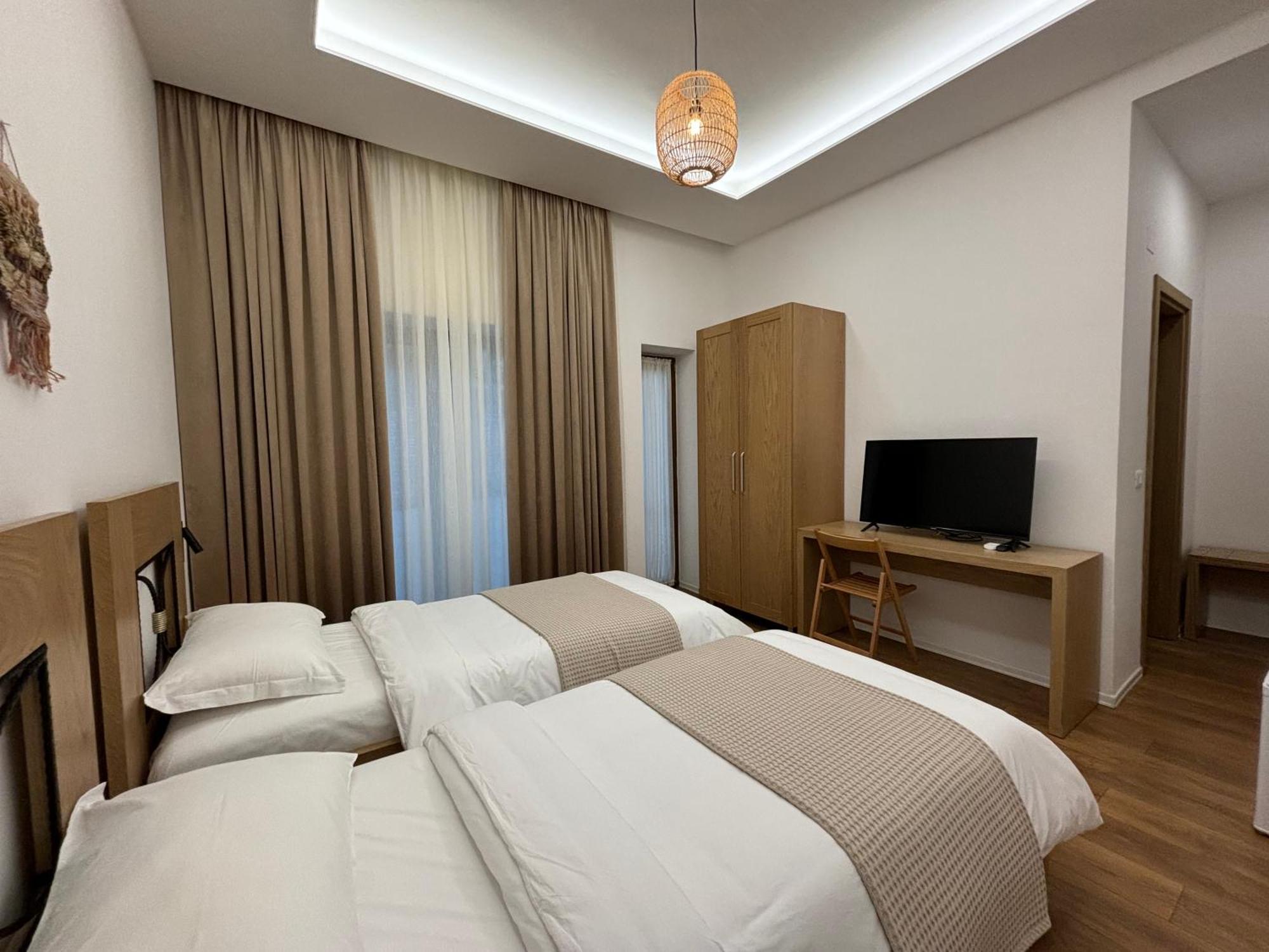 Hotel Gle-Alb Agrotourism Tepelene Esterno foto