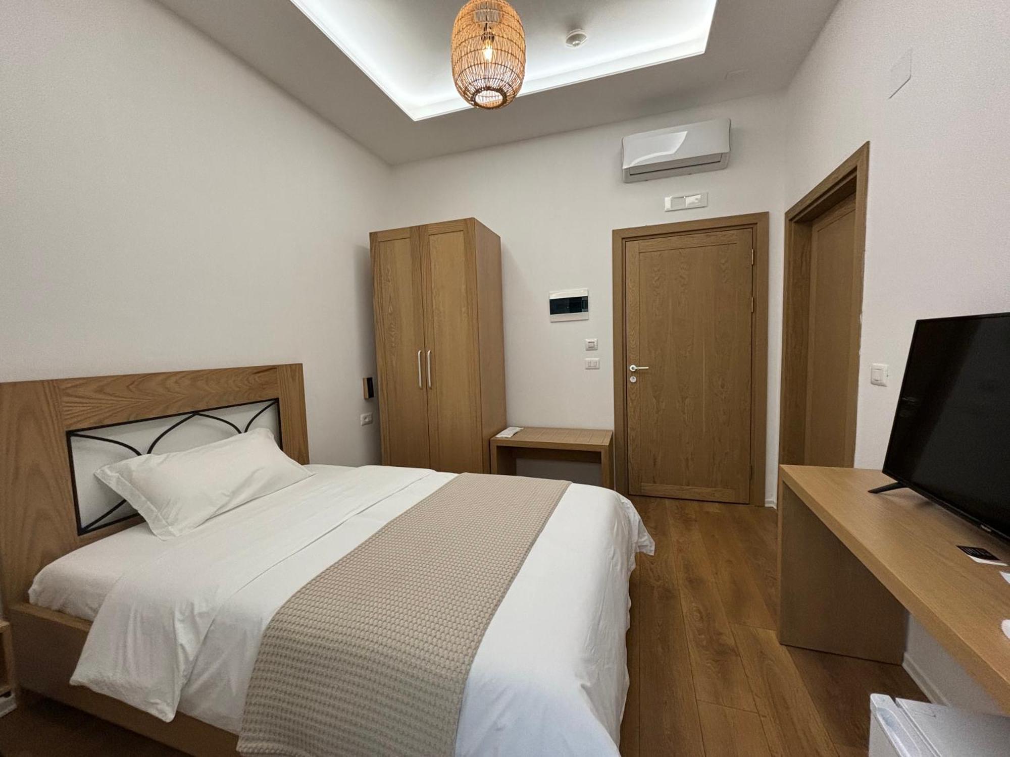 Hotel Gle-Alb Agrotourism Tepelene Esterno foto