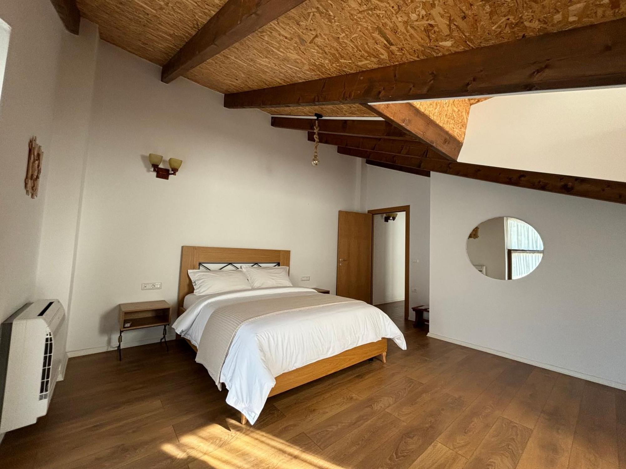 Hotel Gle-Alb Agrotourism Tepelene Esterno foto