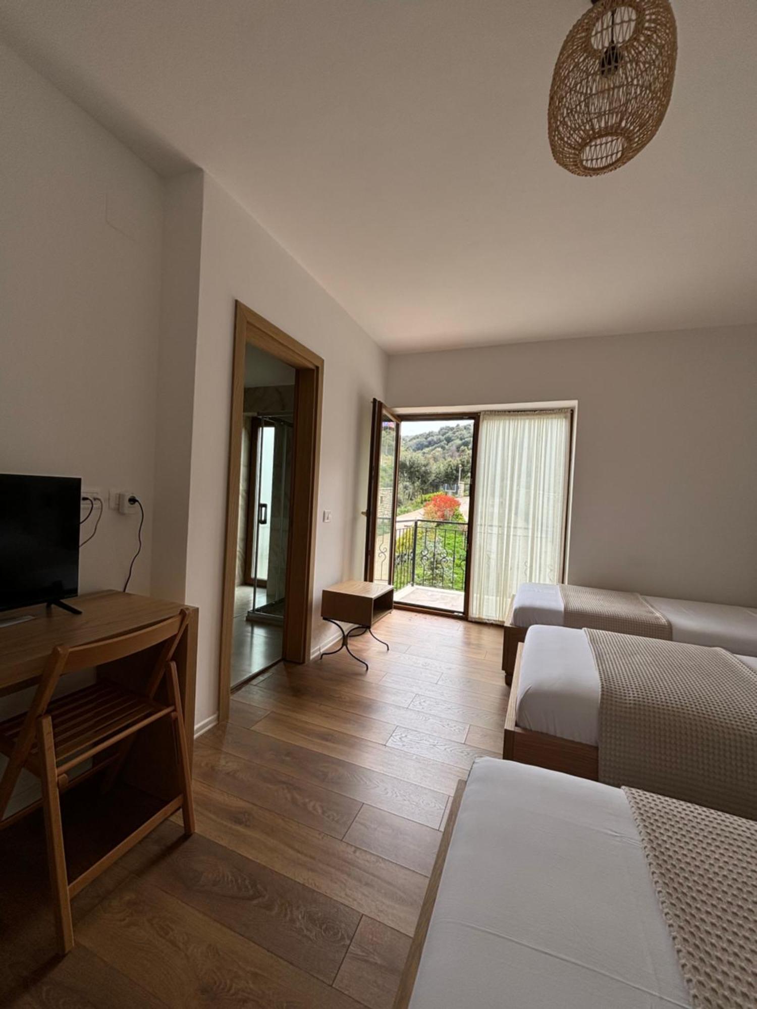 Hotel Gle-Alb Agrotourism Tepelene Esterno foto