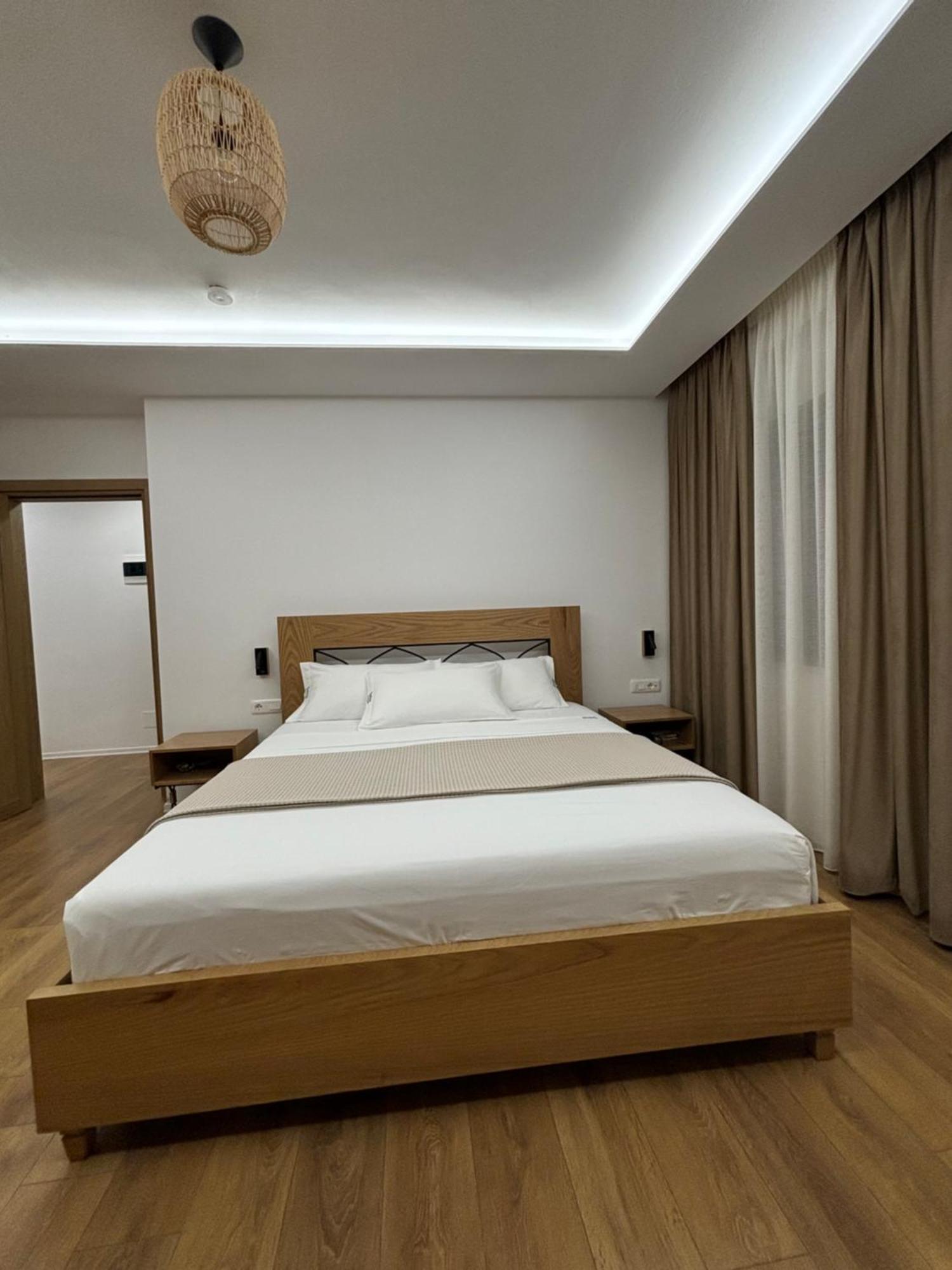 Hotel Gle-Alb Agrotourism Tepelene Esterno foto