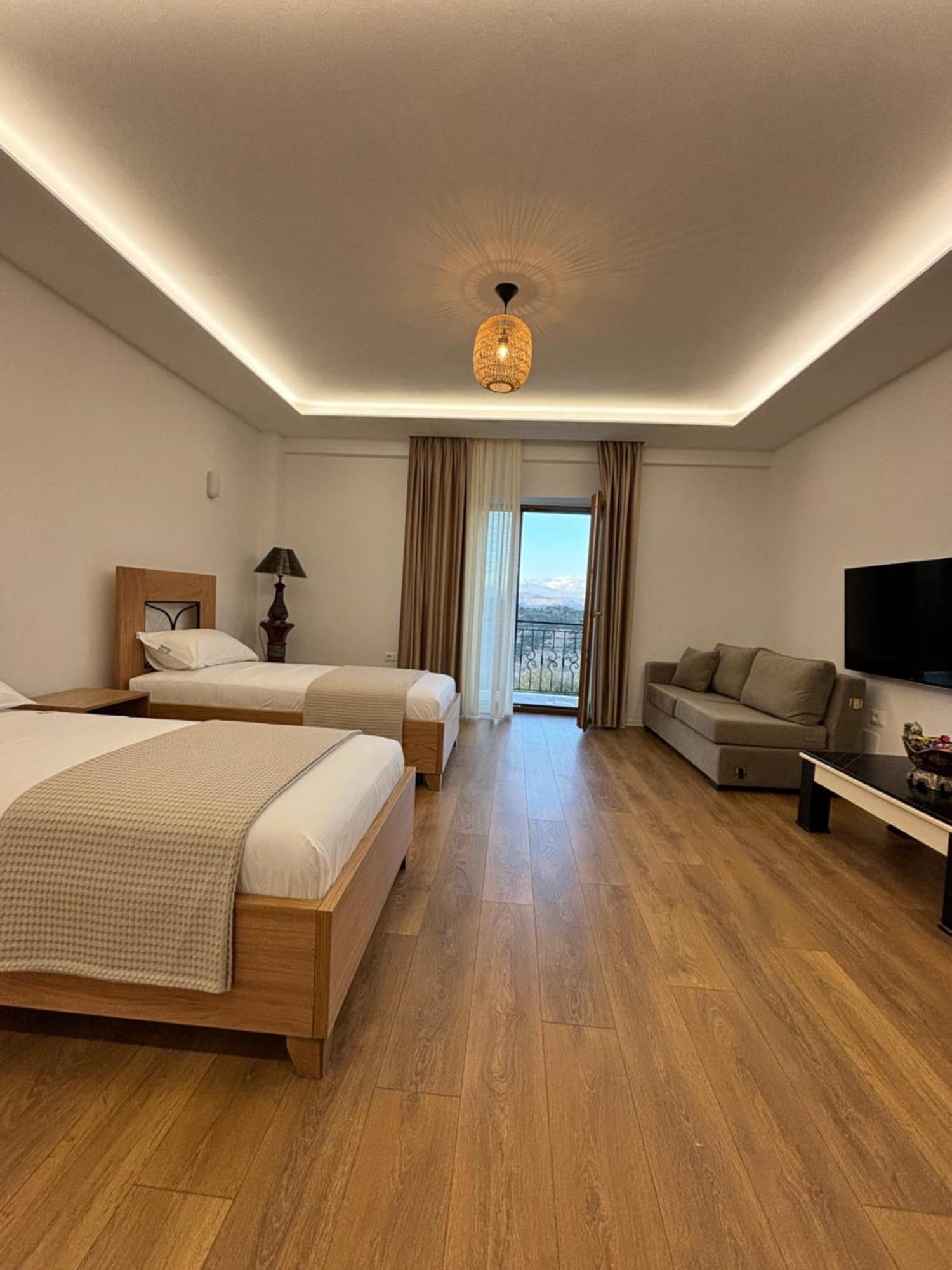 Hotel Gle-Alb Agrotourism Tepelene Esterno foto