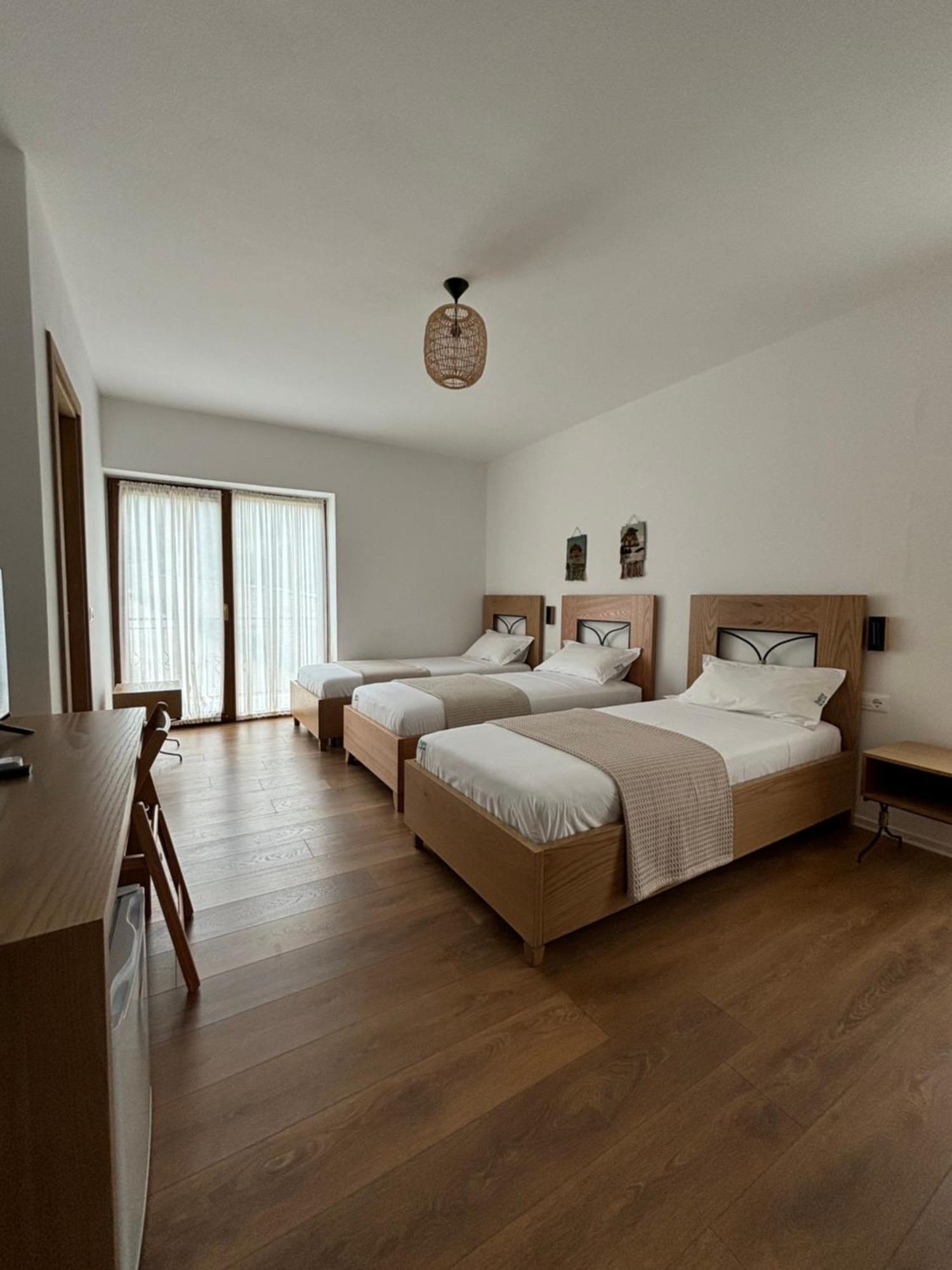 Hotel Gle-Alb Agrotourism Tepelene Esterno foto