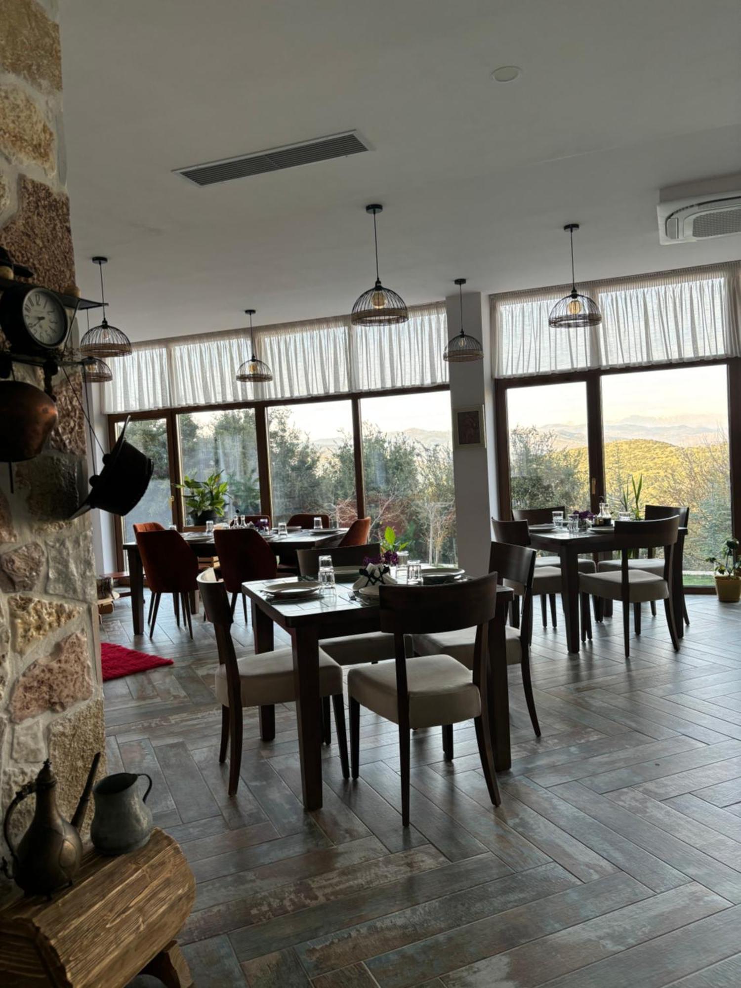 Hotel Gle-Alb Agrotourism Tepelene Esterno foto